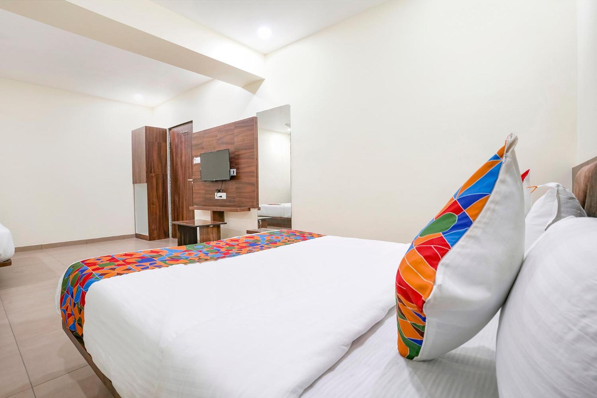 Fabhotel Hill Park I Вадодара Екстериор снимка